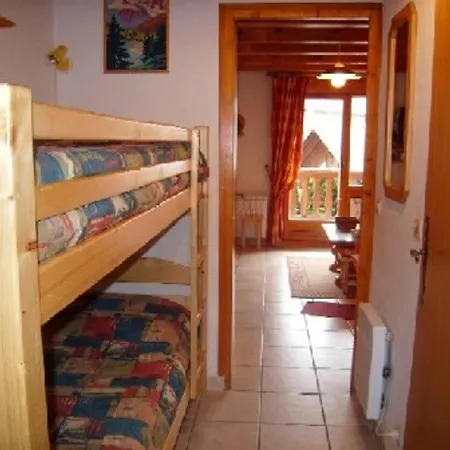 2p Pour 5 Pers, A Deux Pas Des Pistes, Balcon, Cuisine Equipee, Parking, Animaux Ok - Fr-1-733-90 Appartement